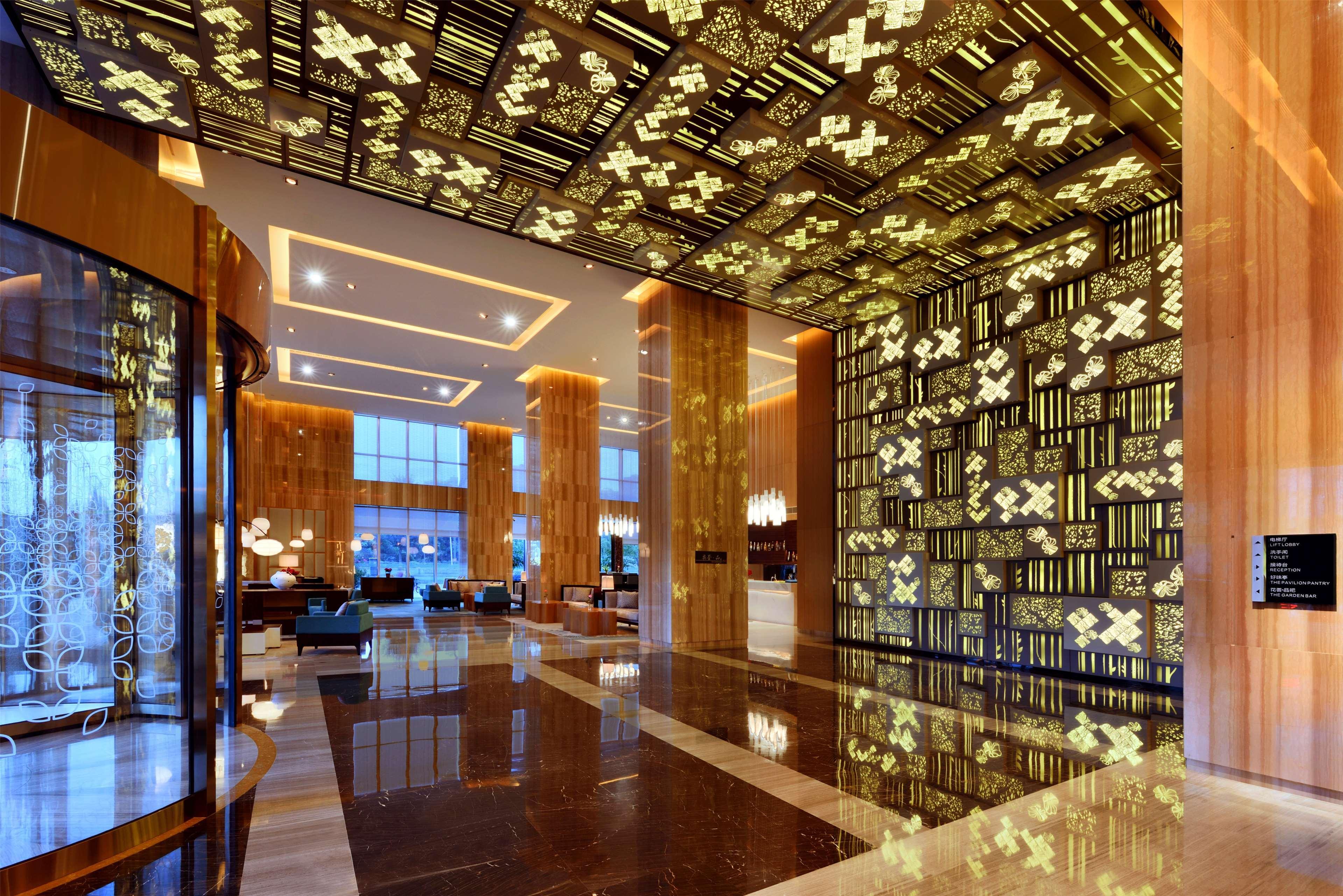 Hilton Garden Inn Chengdu Huayang Exterior photo