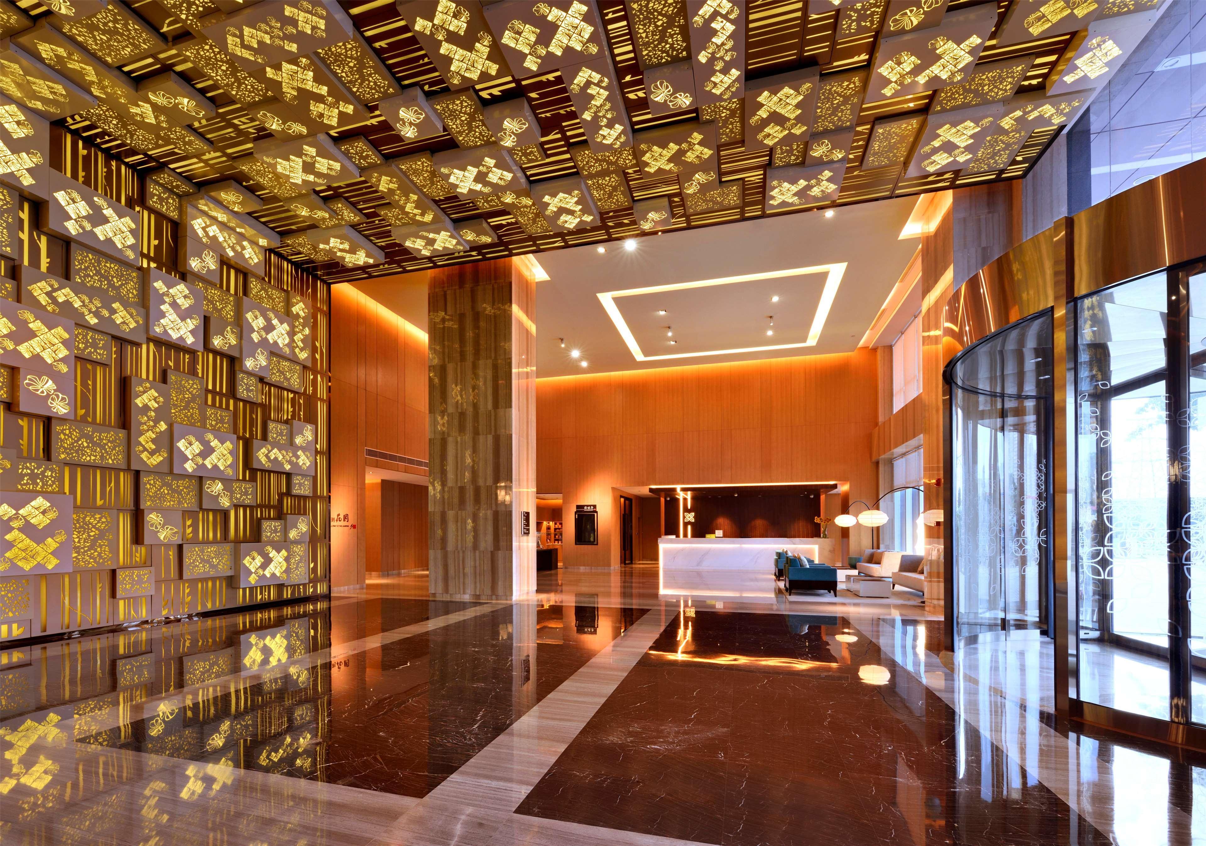 Hilton Garden Inn Chengdu Huayang Exterior photo