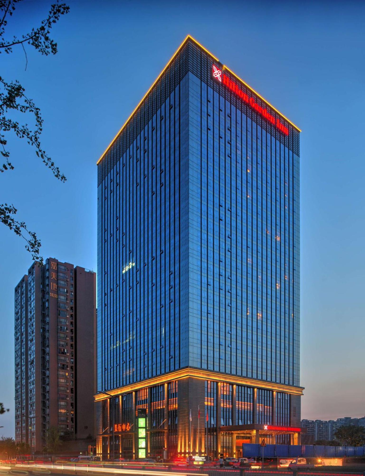 Hilton Garden Inn Chengdu Huayang Exterior photo